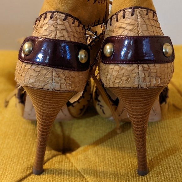 Platforms - Picture 2 of 4